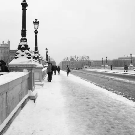 Romantic Brand New In Paris, Bathroom, Kitchen Париж